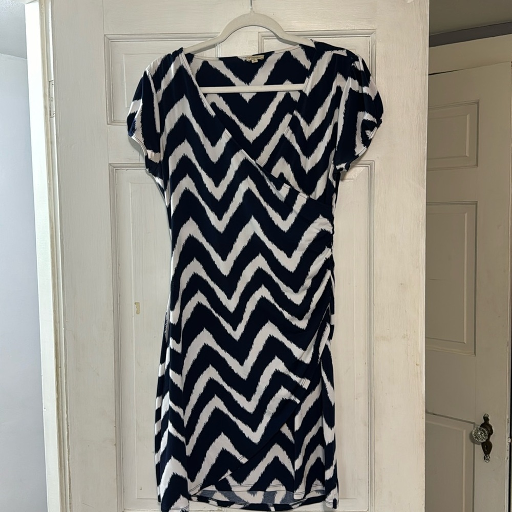Cremieux Navy Chevron Dress with rushing SZ M